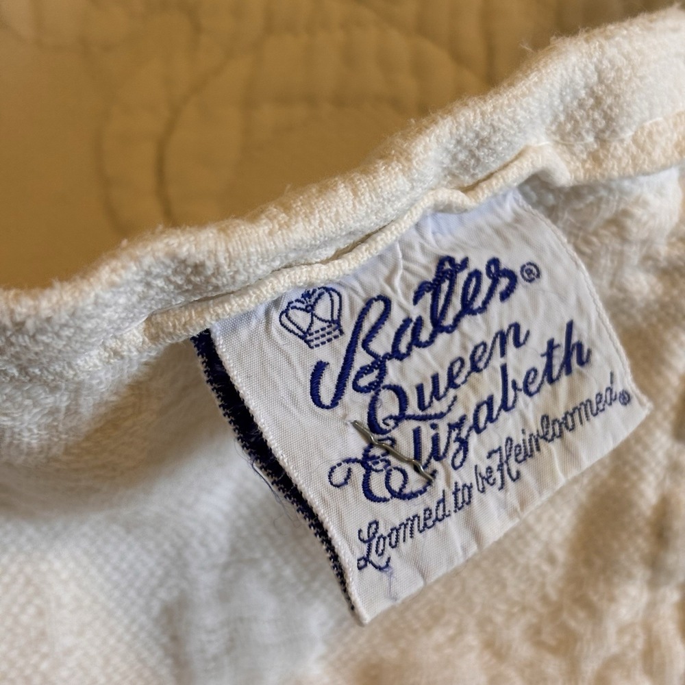 BATES QUEEN ELIZABETH COTTON BEDSPREAD 90x110 ANTIQUE WHITE Fringe Matelasse - Picture 6 of 10